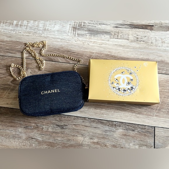 NEW CHANEL COSMETIC BAG BLUE SPARKLE - Picture 1 of 13